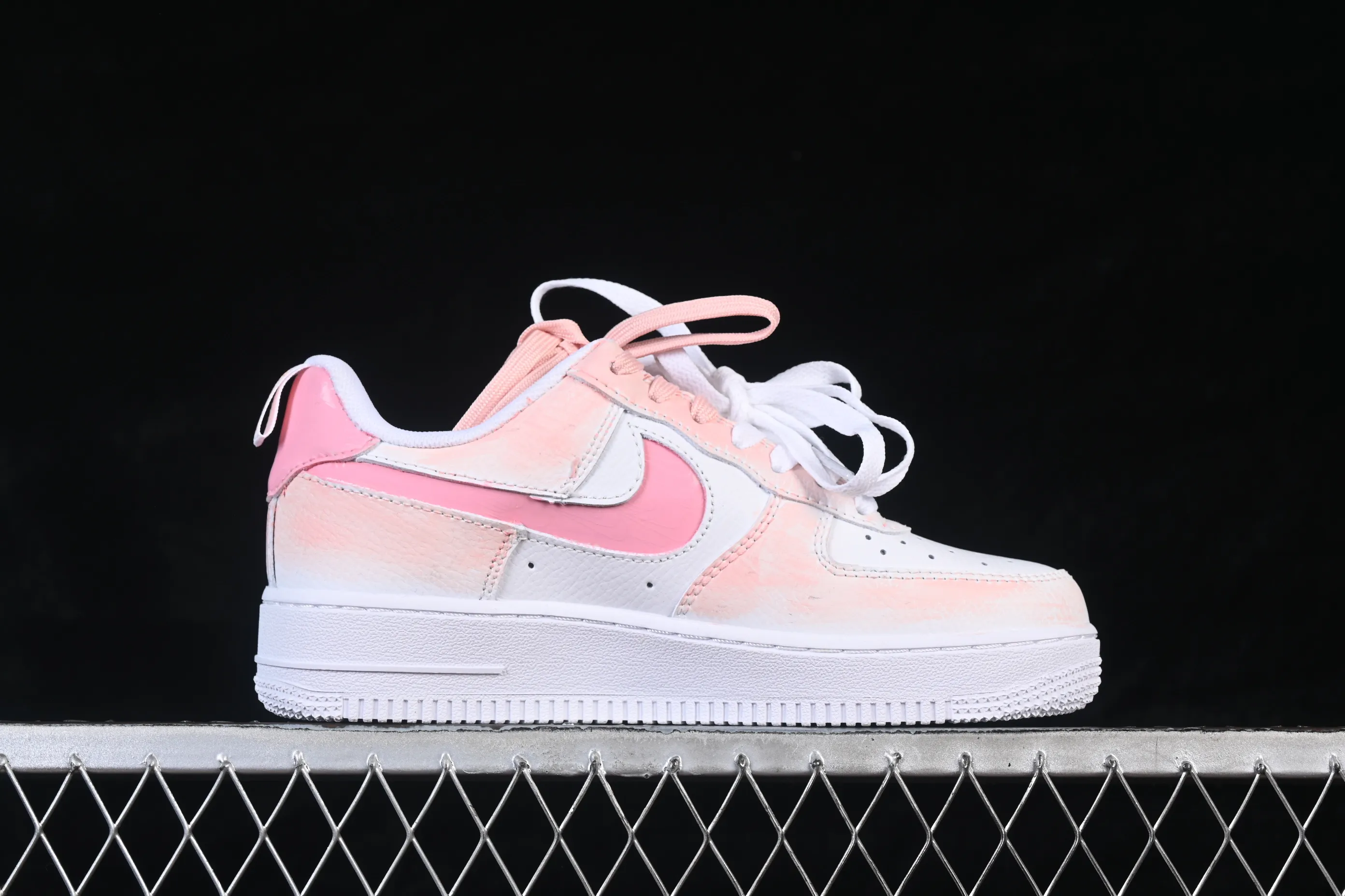 All categories Nk Air Force 1 Air Force series Nk Air Force 1 Low Air Force low-top Nike Air Force 1'07 Low "Spring Wild Cherry Prelude" Hand-painted graffiti Haruno Sakura Air Force 1 low-top casual sneakers FB8971-007
